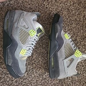 Jordan Men's Gray and Yellow Sneakers